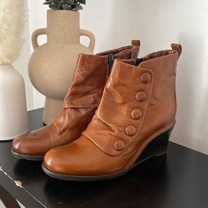 Miz Mooz leather wedge
